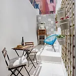 Lejlighed Alfama With Private Patio & Barbecue
