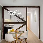 Alfama With Private Patio & Barbecue Apartment *