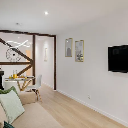 Alfama With Private Patio & Barbecue Appartement