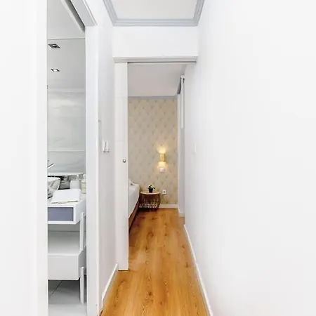 Alfama With Private Patio & Barbecue