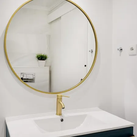 Alfama With Private Patio & Barbecue